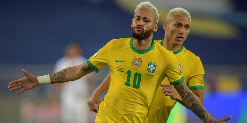 Đội tuyển brazil luôn nổi bật trong màu áo vàng