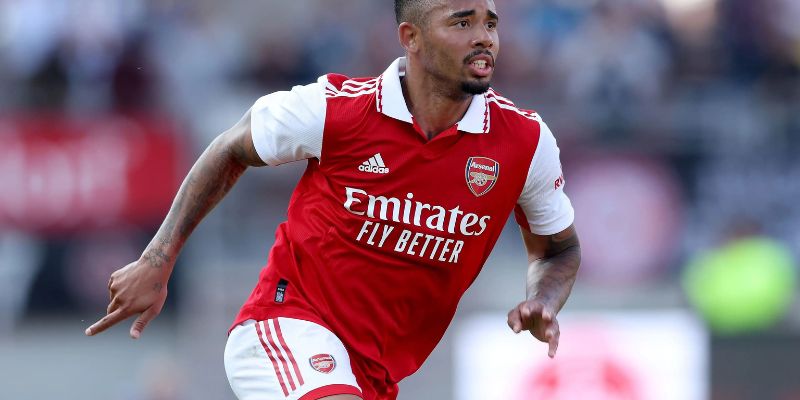Arsenal ưu tiên chiều sâu đội hình