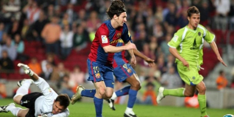 Siêu phẩm solo từ giữa sân vào lưới Getafe